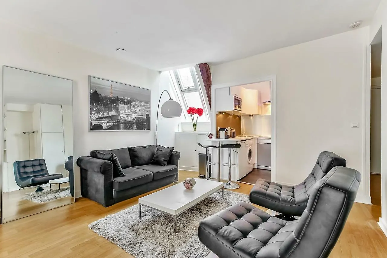Love Nest In Saint-Michel París Apartamento